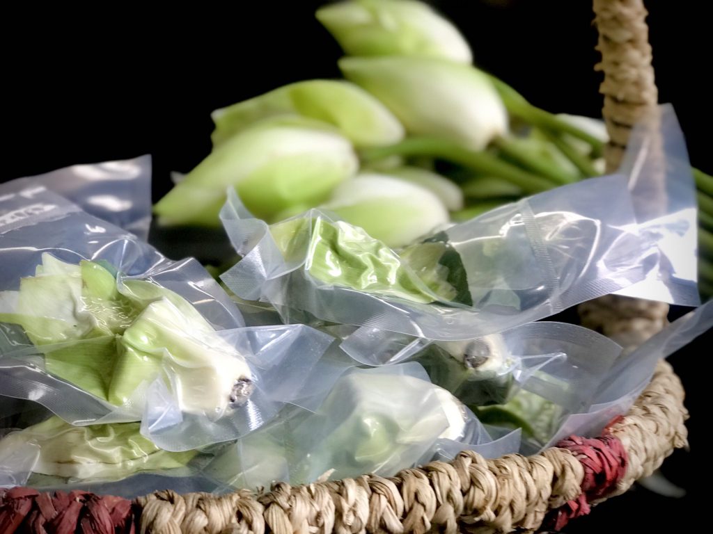 Trà ướp hoa sen - Quà Huế online - Đặc sản chính gốc
